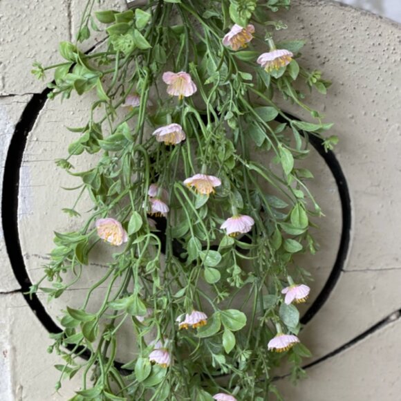 Draping Pink Primrose Vine - Picture 2 of 2